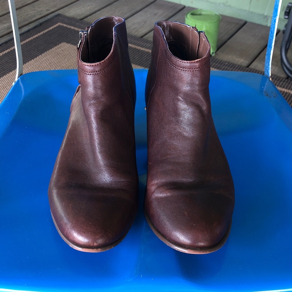 Clarks Brown Leather ankle boots with Side Zip - Picture 2 of 7